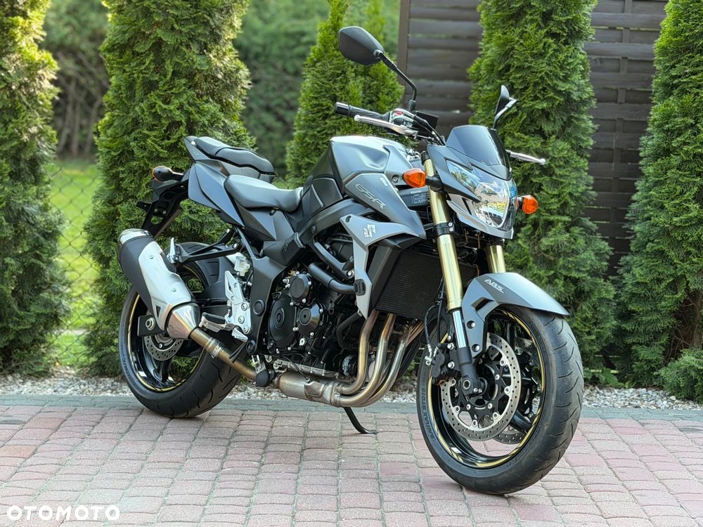 Suzuki GSR - 1