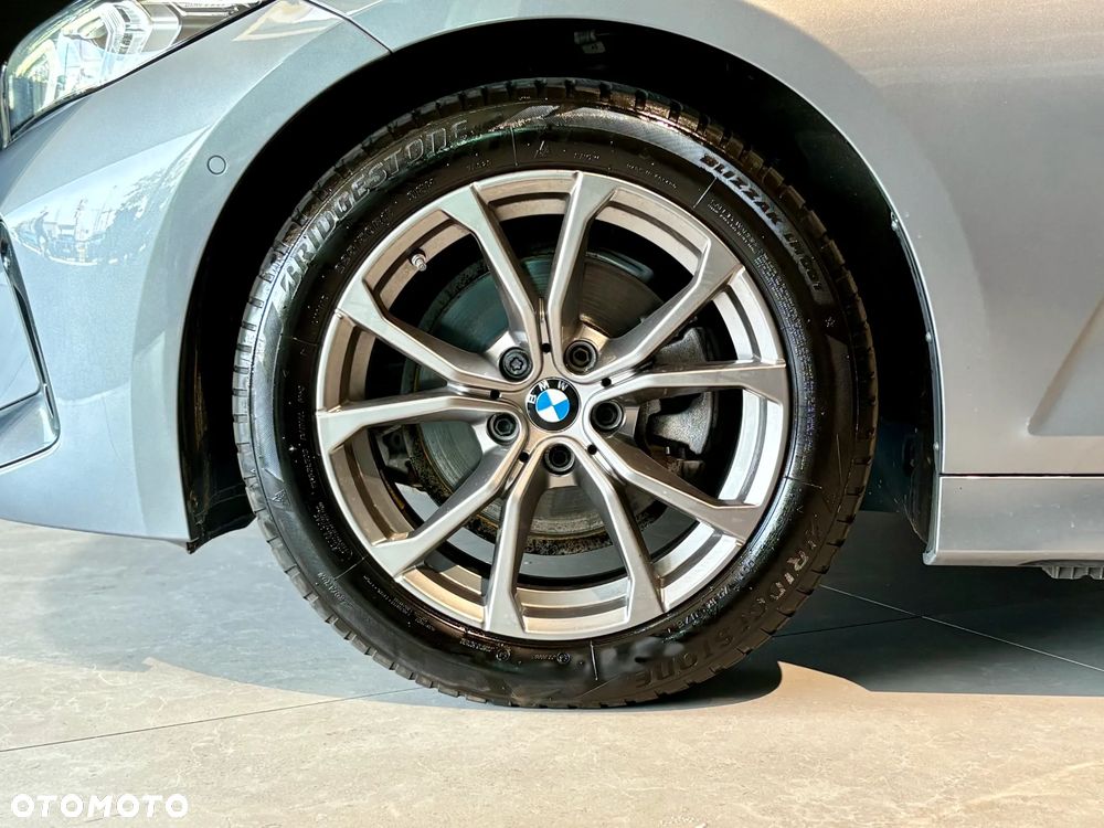 BMW 3 Series 2023 photo 5