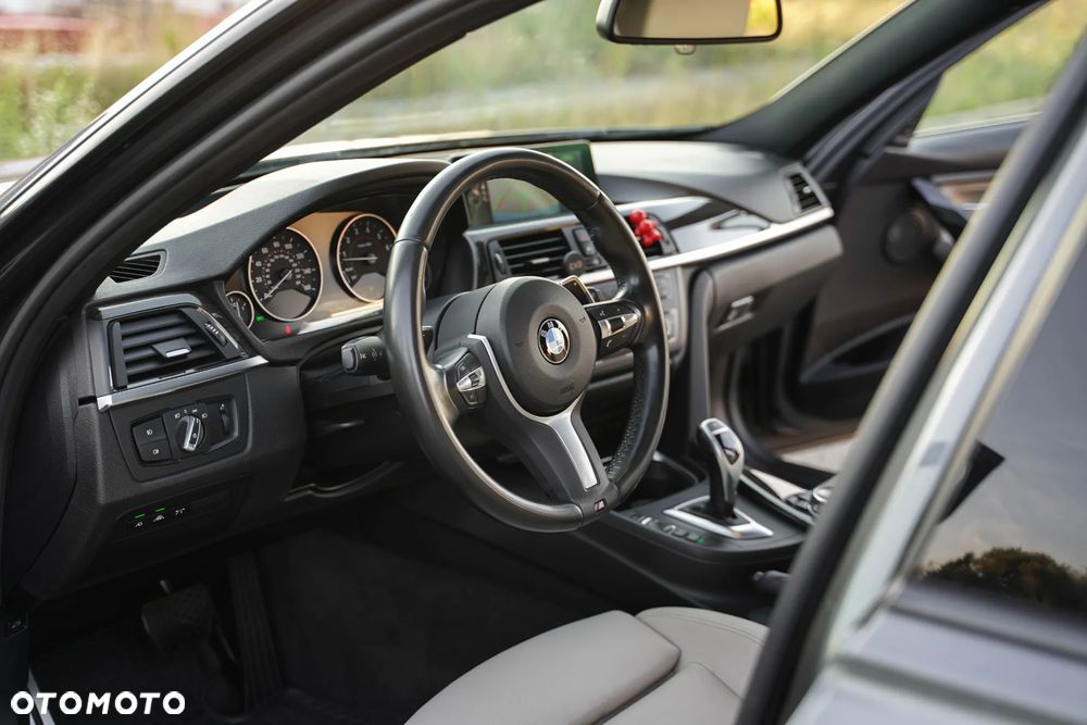 BMW Seria 3 335i Sport-Aut Sport Line - 21