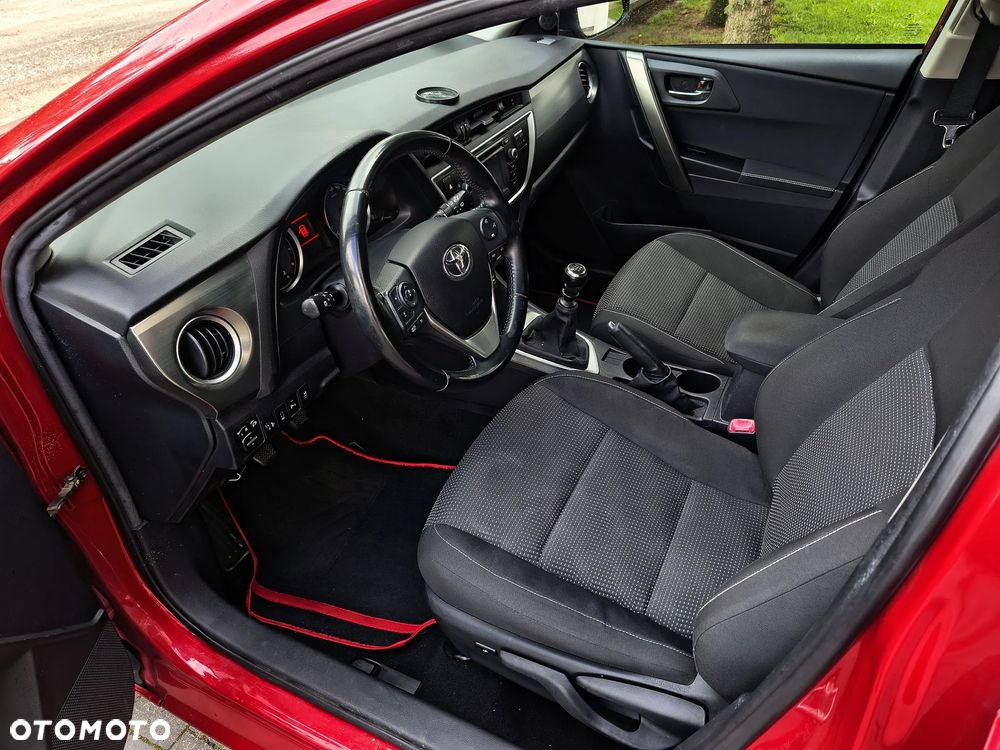 Toyota Auris 1.6 Valvematic Executive - 14
