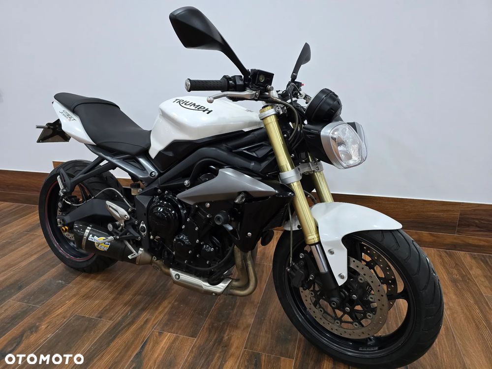 Triumph Street Triple - 16
