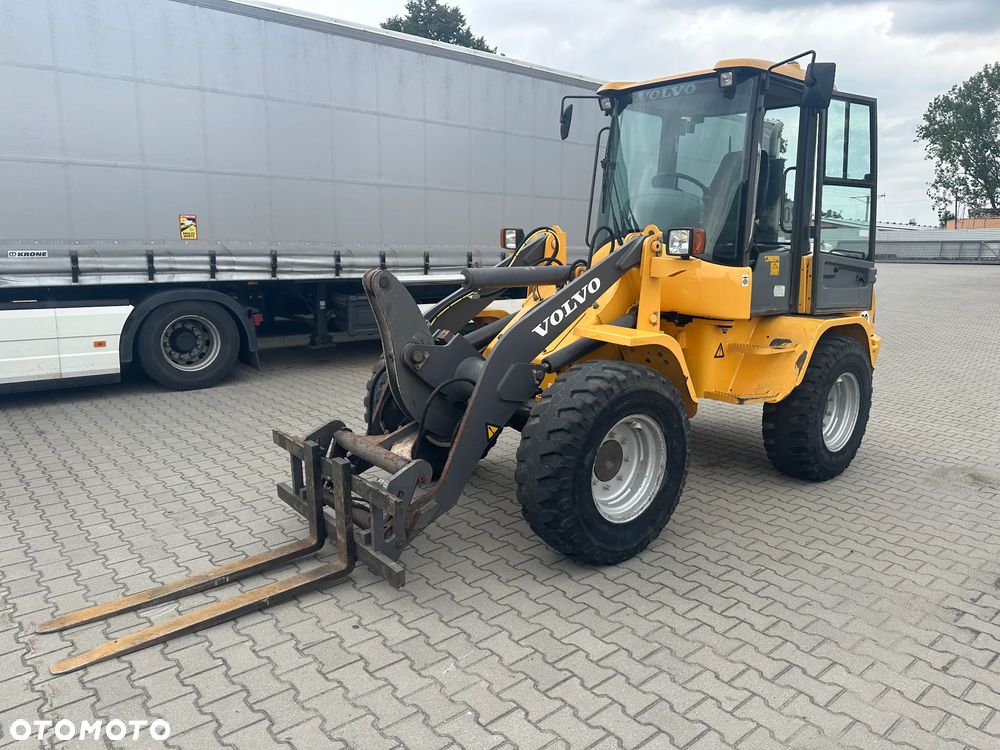 Volvo L30B Ładowarka szybkozłącze widły łyżka - 1