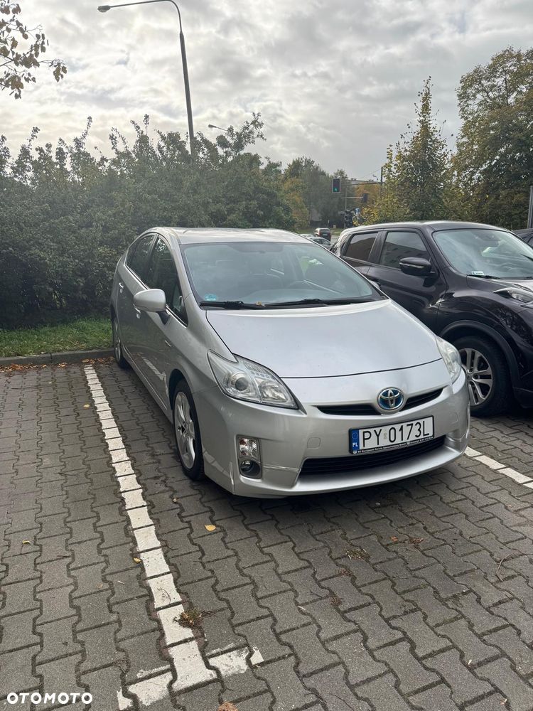 Toyota Prius (Hybrid) - 2