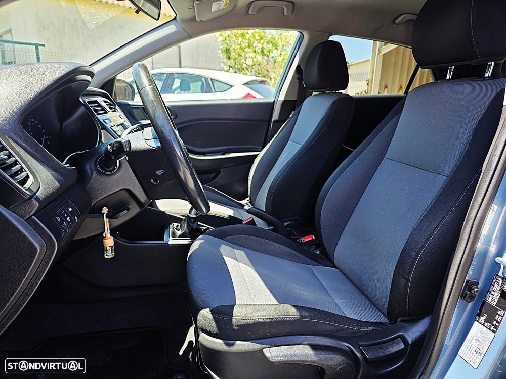Hyundai i20 1.1 CRDi Access+Bluetooth+Comandos no Volante - 10