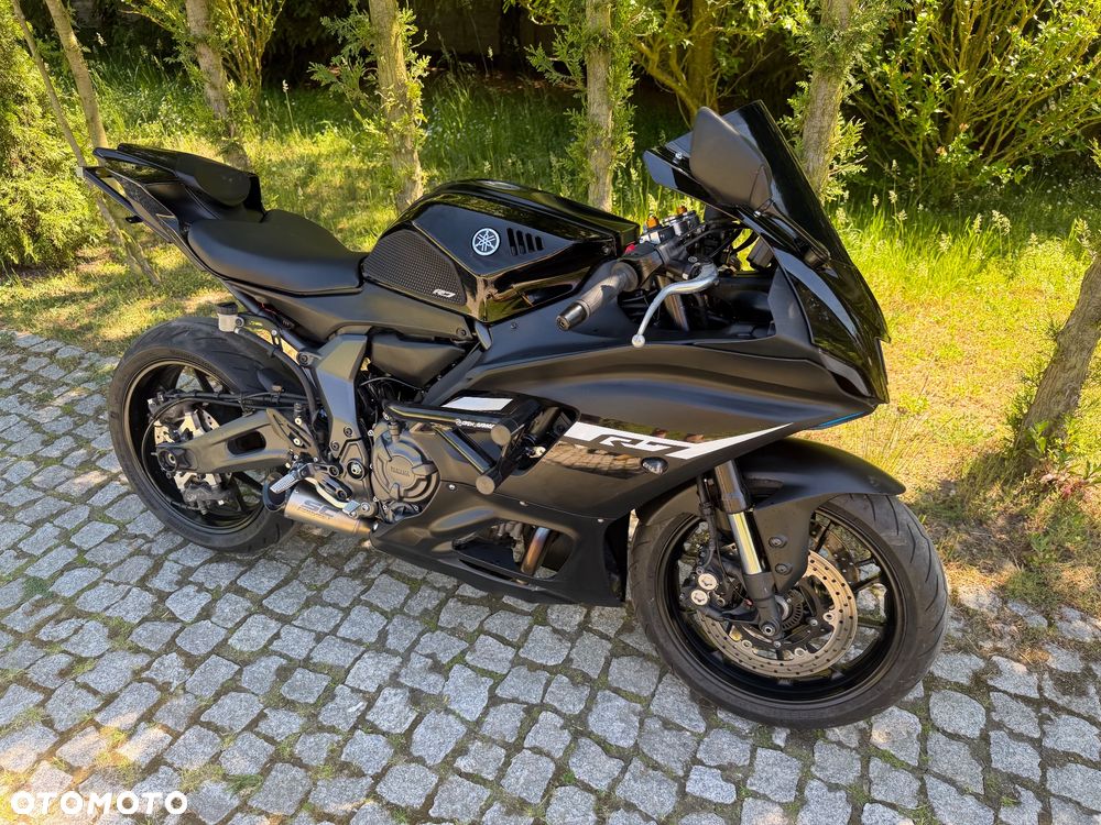 Yamaha R7 - 9