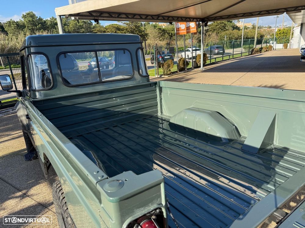 Land Rover Defender - 13