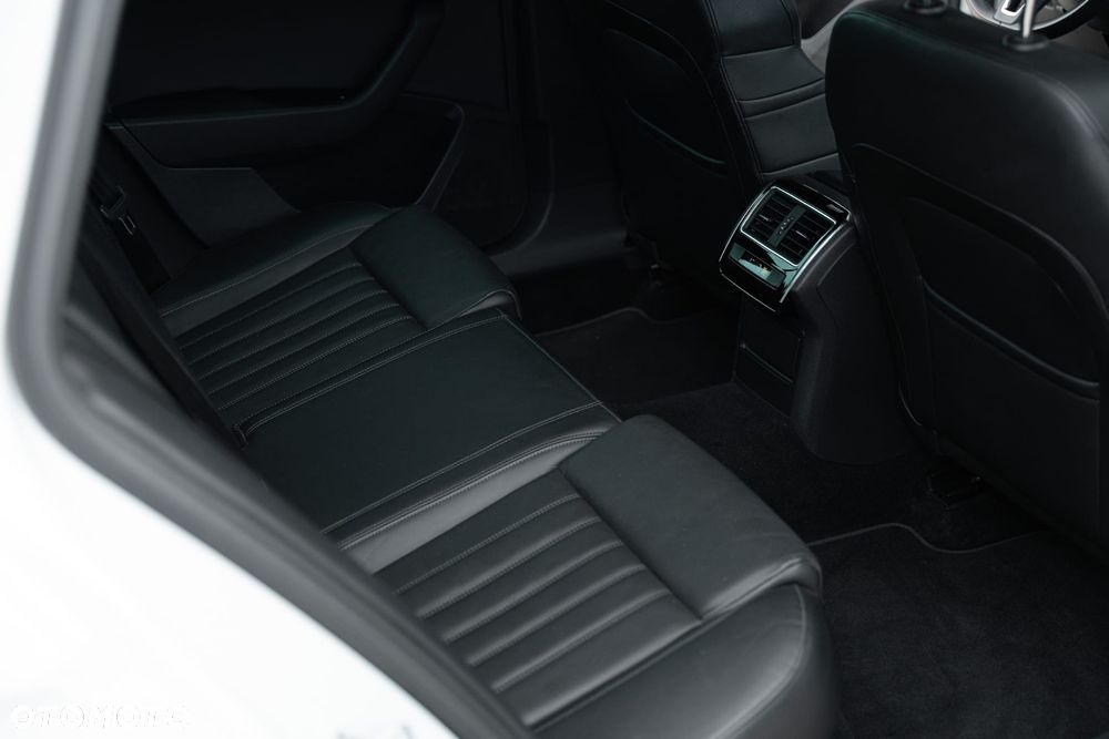 Skoda Superb 2.0 TDI L&K DSG - 29