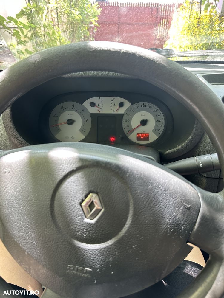 Renault Symbol - 5