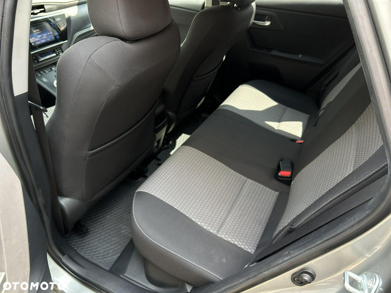 Toyota Auris - 11