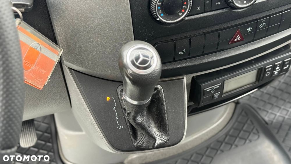 Mercedes-Benz Sprinter - 10