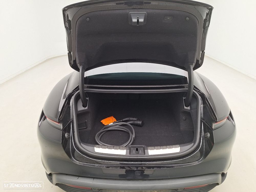 Porsche Taycan 4S - 8
