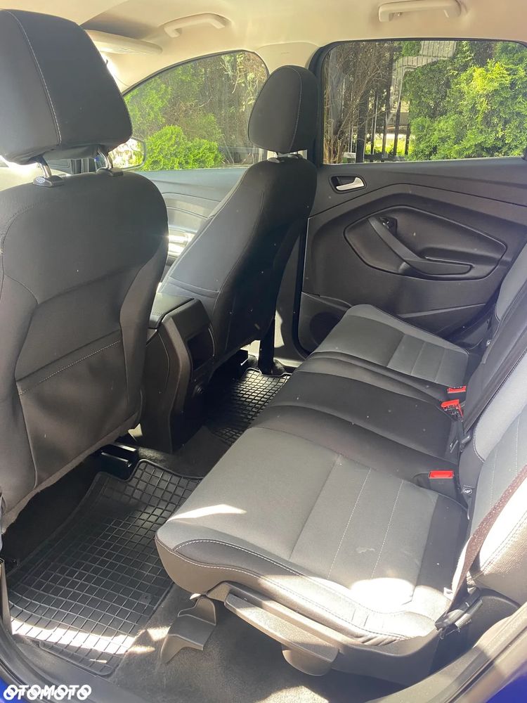 Ford Kuga - 10