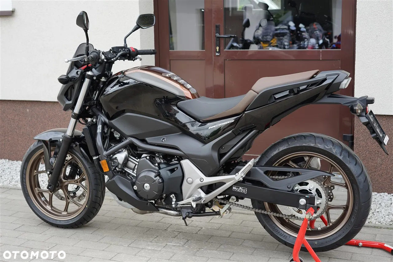 Honda NC - 19