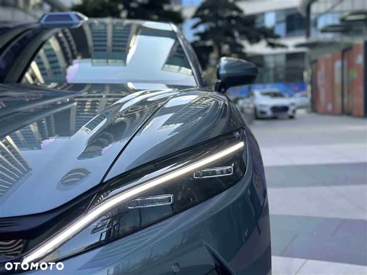 BYD Han L - 8