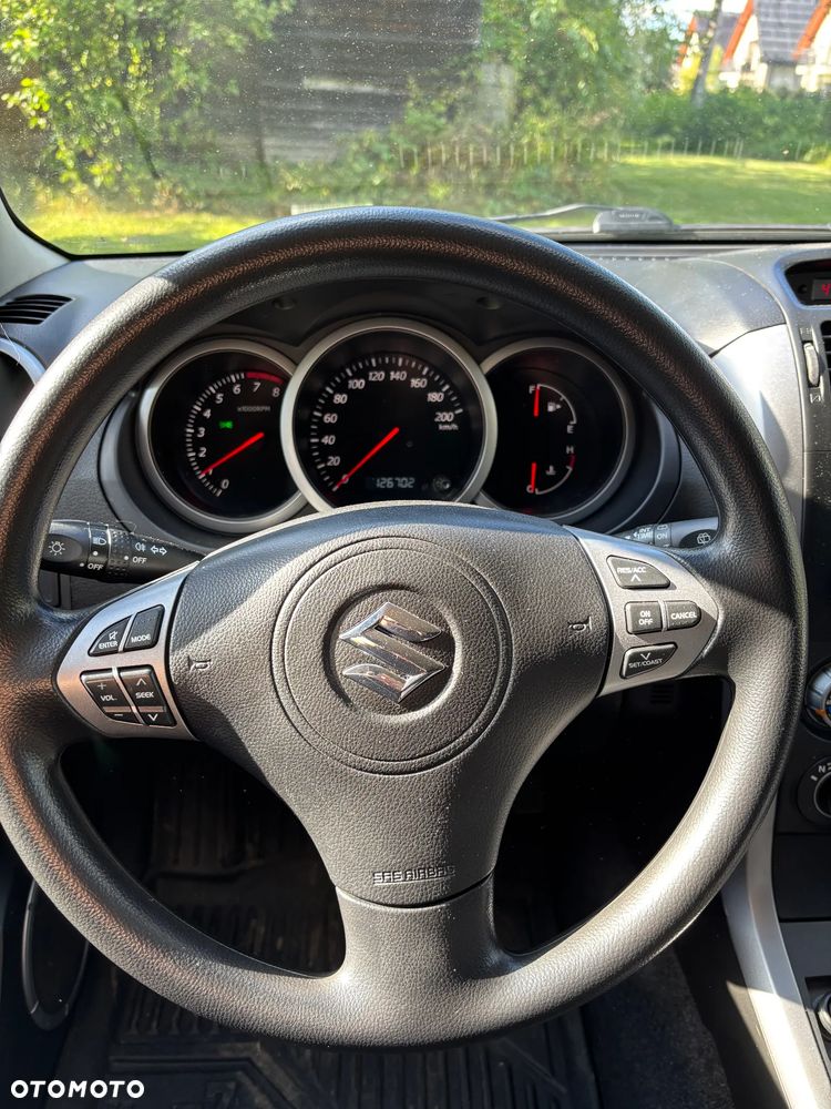 Suzuki Grand Vitara 2.0 Comfort Limited - 11