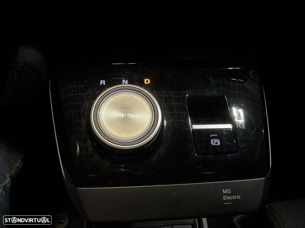 MG MG4 64 kWh Luxury - 21