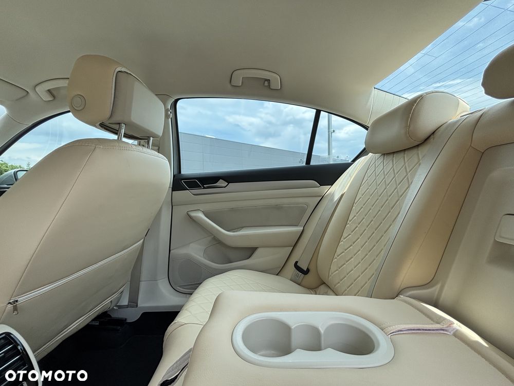 Volkswagen Passat 1.6 TDI BMT Comfortline - 20