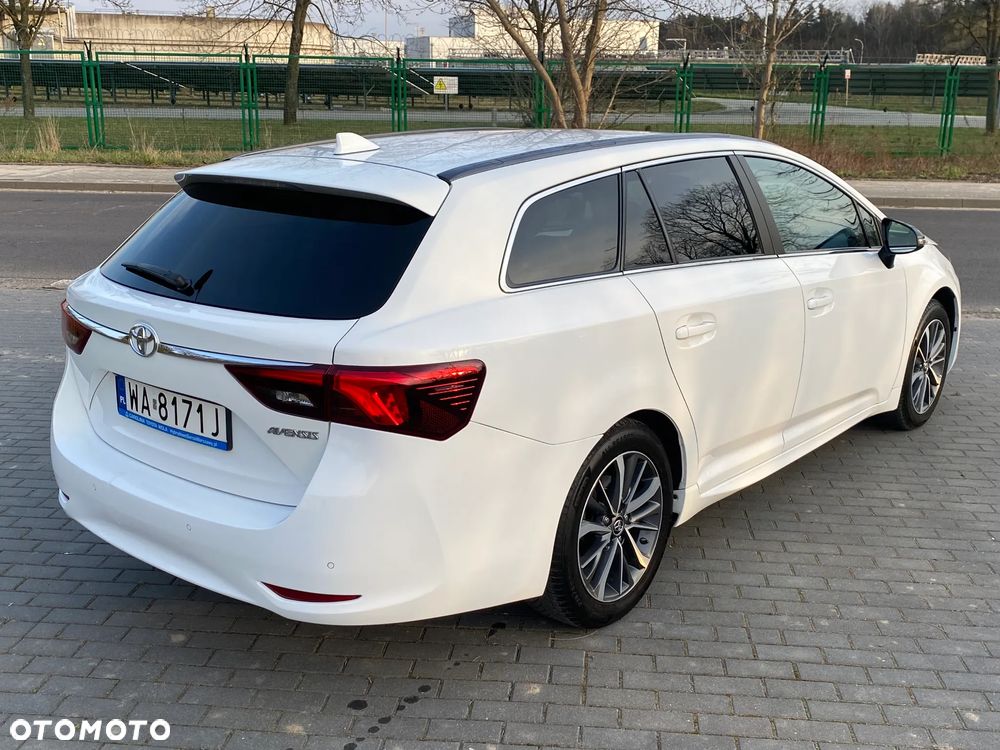 Toyota Avensis 1.8 Premium MS - 5