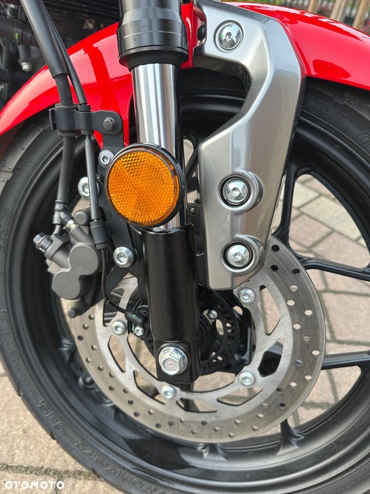 Yamaha XSR - 13