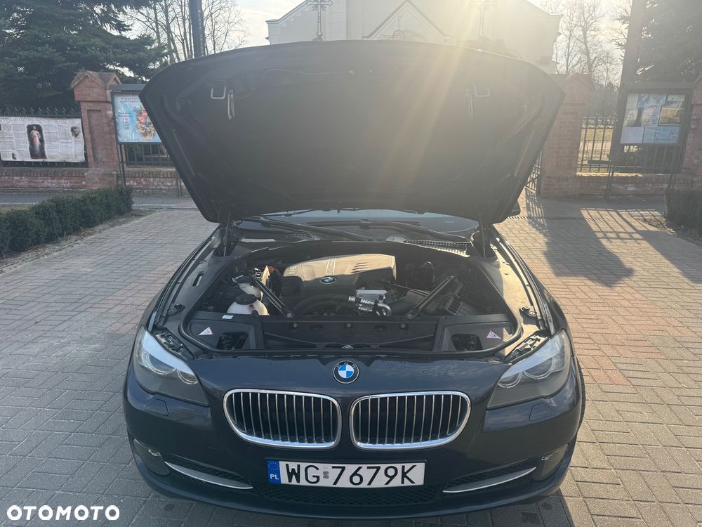 BMW Seria 5 528i xDrive Modern Line - 25