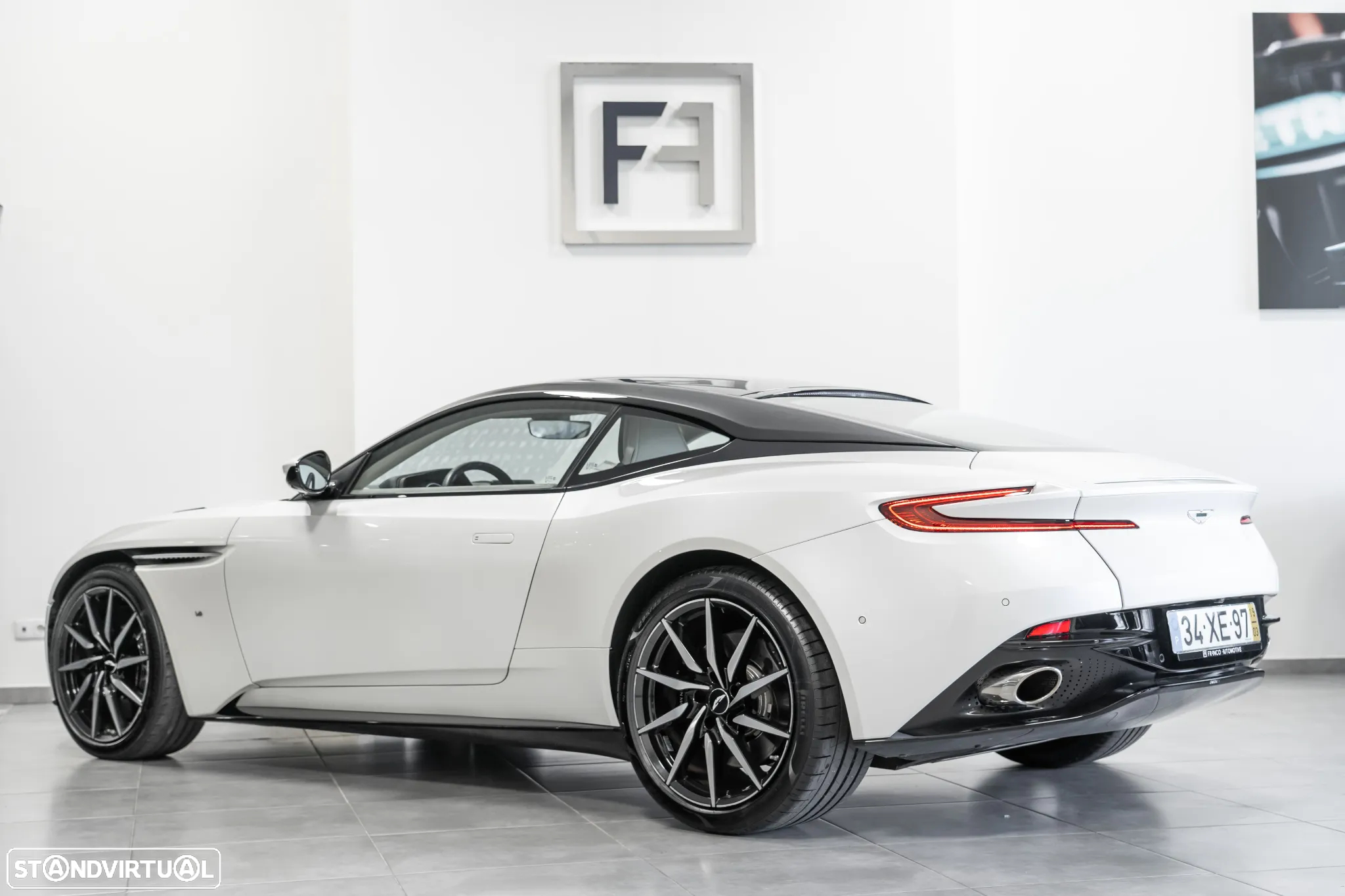 Aston Martin DB11 Coupé - 4