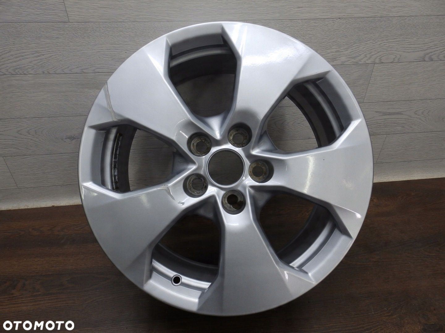 Felga Toyota RAV4 Avensis 17x7J Et35 5x114.3 - 1
