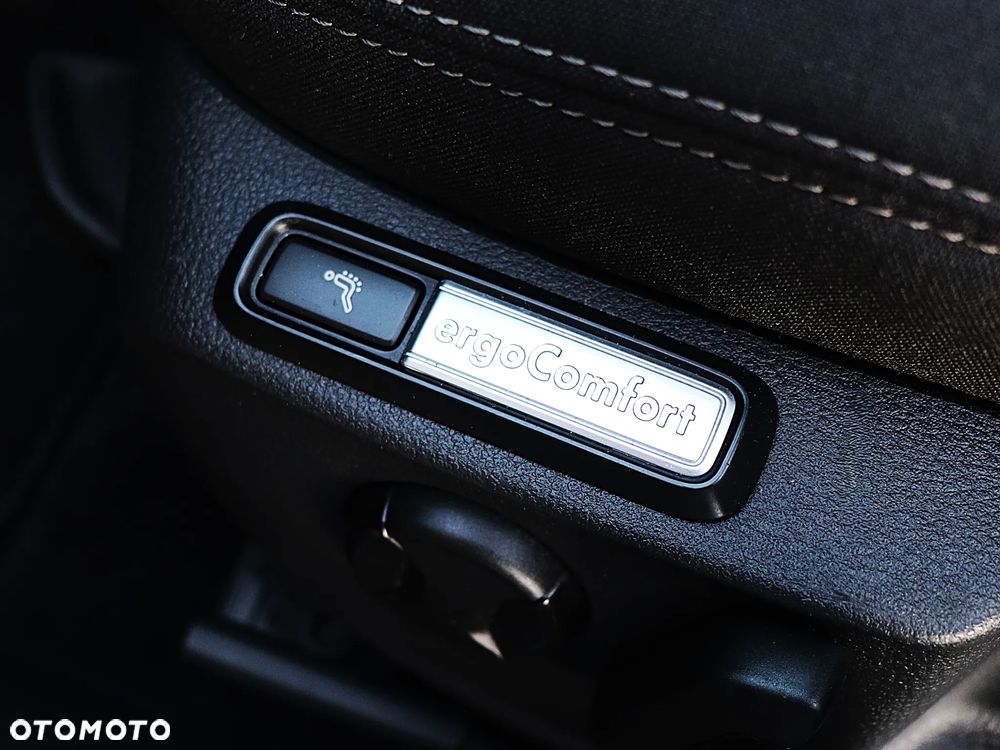 Volkswagen Passat 2.0 TDI SCR DSG Comfortline - 20