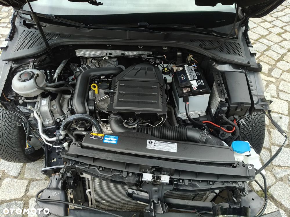 Volkswagen Golf - 8
