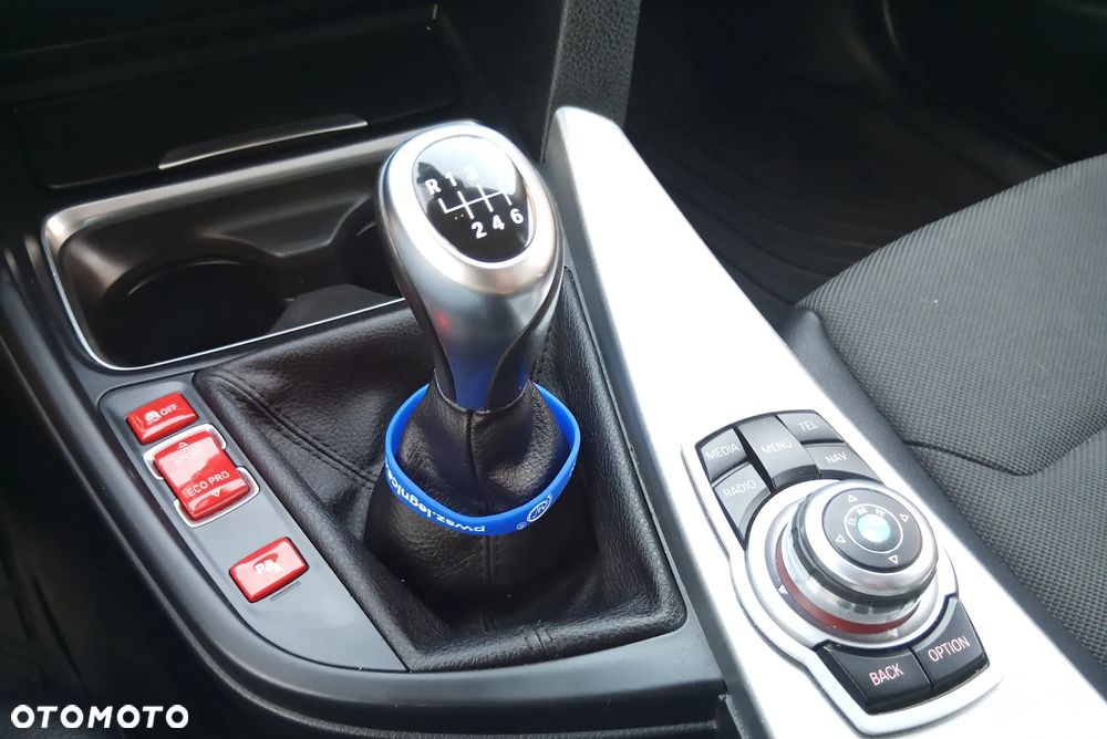 BMW Seria 3 318d Modern Line - 19