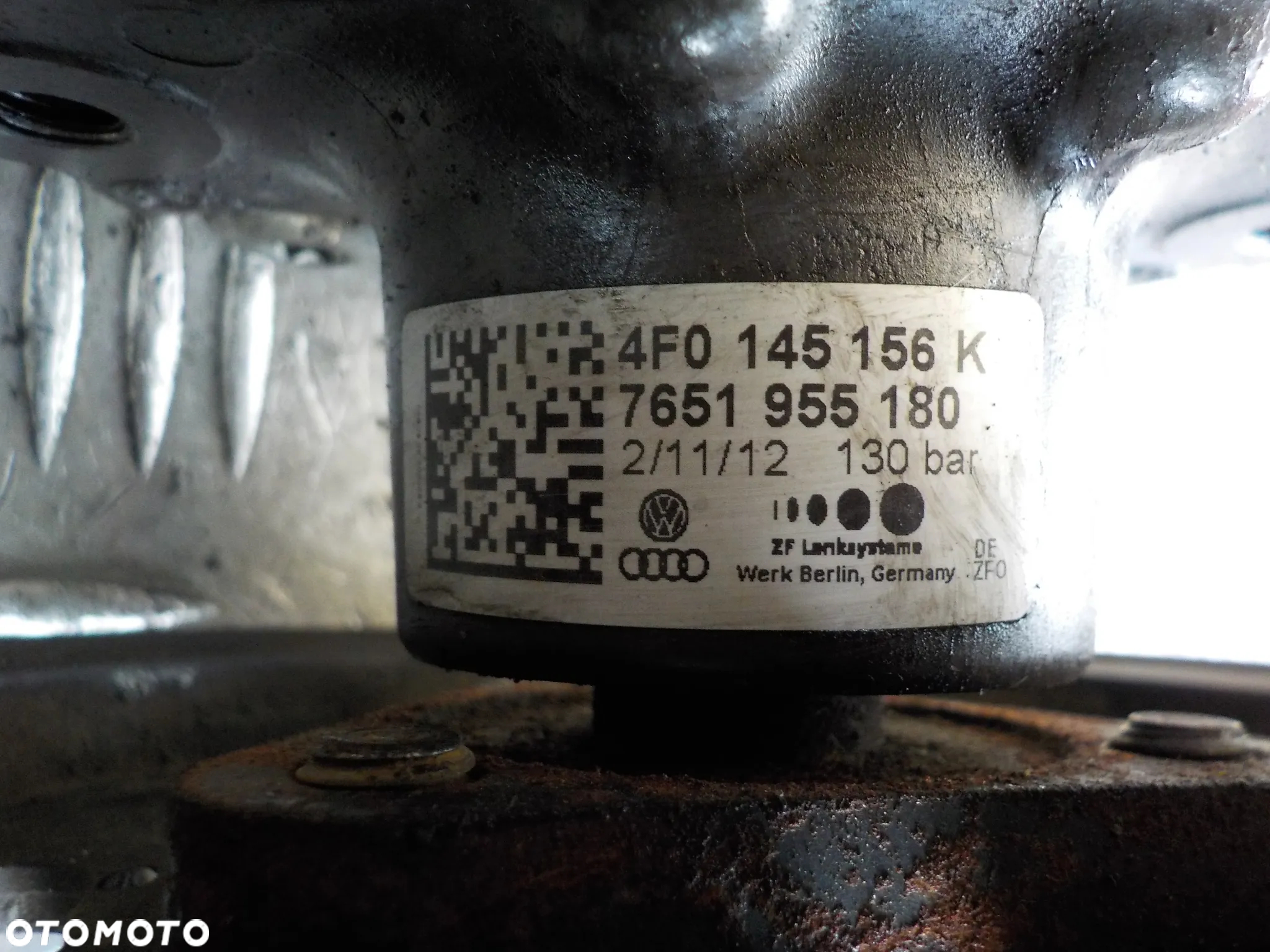 AUDI A4 B8 2.0 TDI POMPA WSPOMAGANIA 4F0145156K - 4