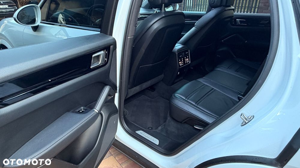 Porsche Cayenne - 11