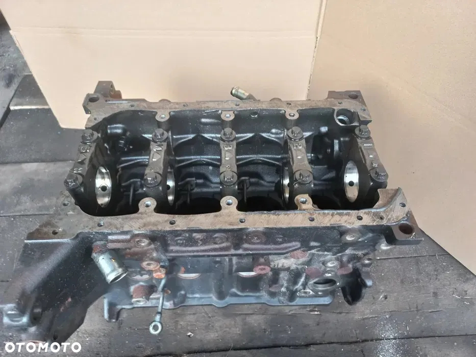 Blok silnika Opel Astra Zafira Meriva Mokka 1.7 CDTI - 5