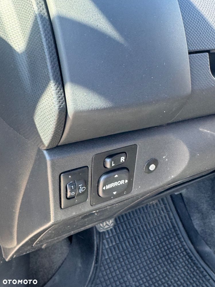 Toyota Yaris 1.0 Luna A/C - 19