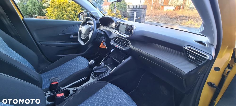 Peugeot 208 - 11