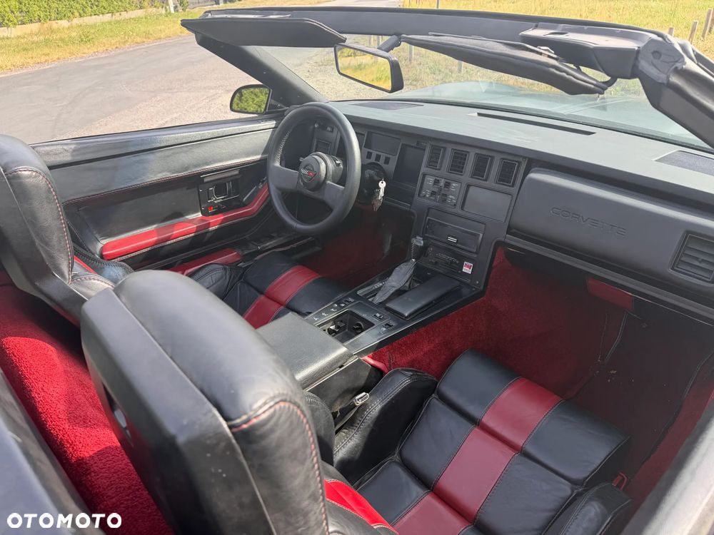 Chevrolet Corvette - 9