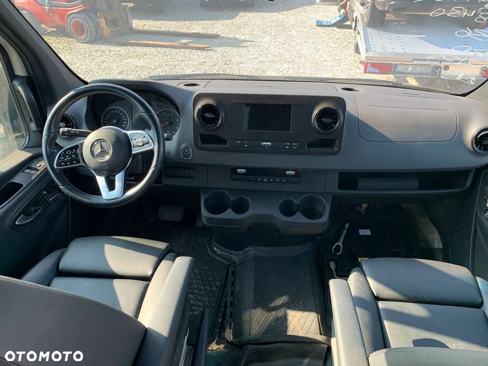 Mercedes-Benz Sprinter - 18