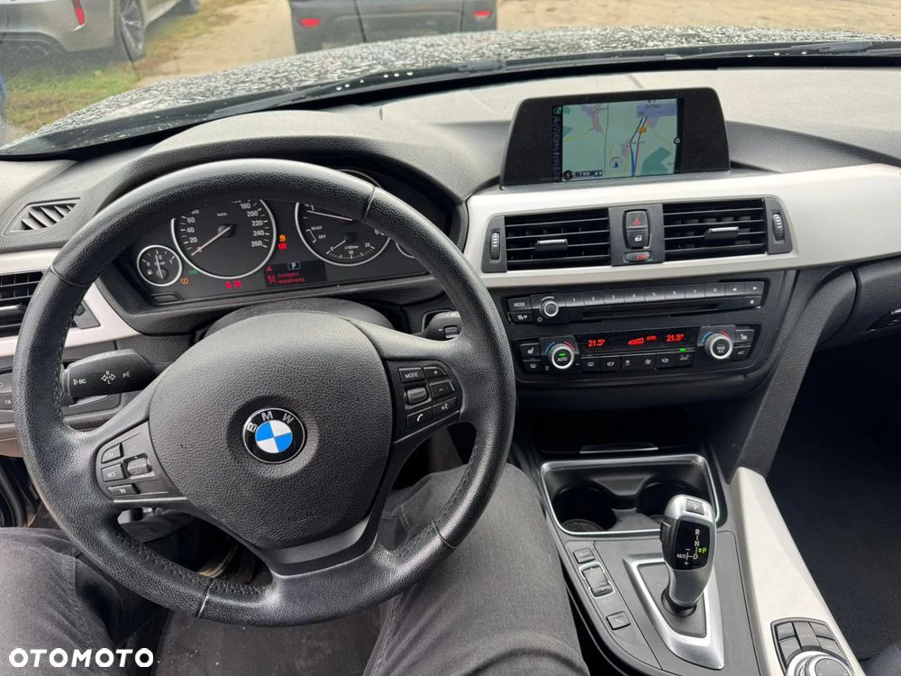 BMW Seria 3 318d Touring Luxury Line - 20