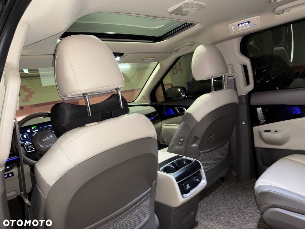 Kia Carnival - 20