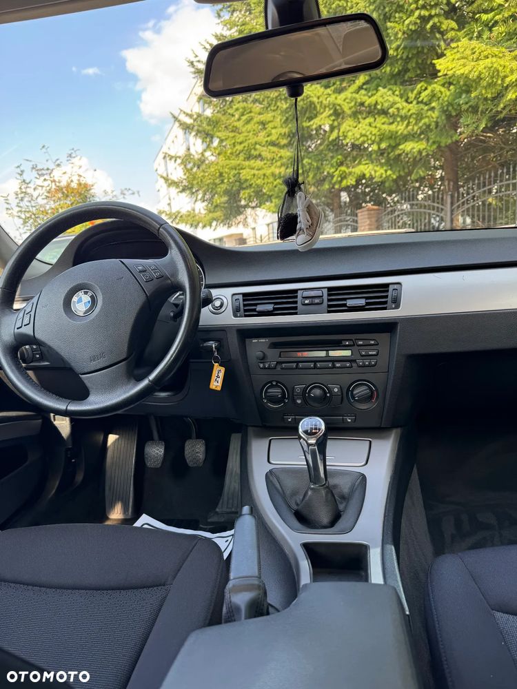BMW Seria 3 320i - 10
