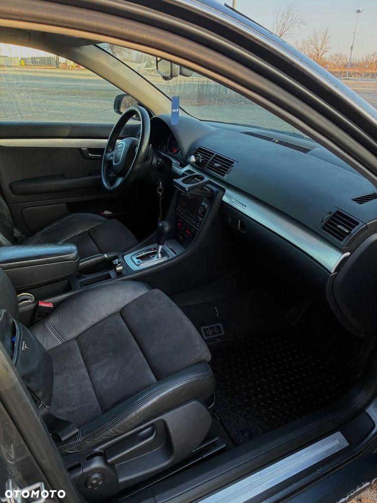 Audi A4 Limousine - 8