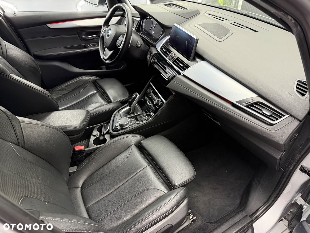 BMW Seria 2 220d xDrive Sport Line sport - 34