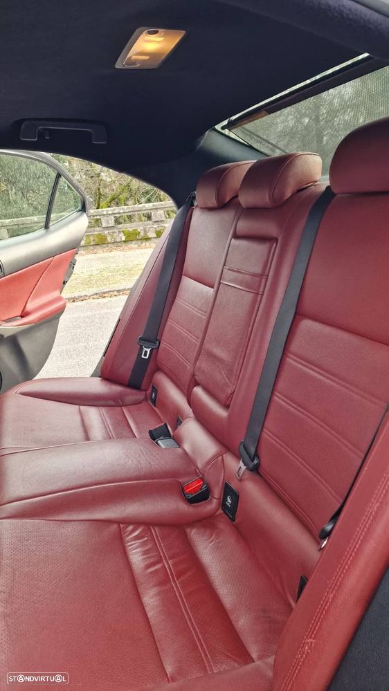 Lexus IS 300H Pack F Sport - 8