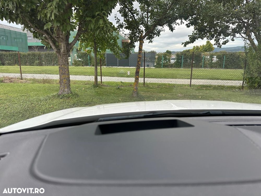 Skoda Octavia Combi 2.0 TDI DSG First Edition - 34