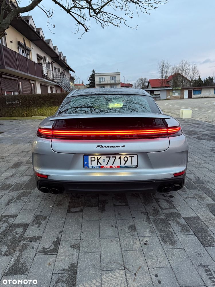 Porsche Panamera 4 - 8
