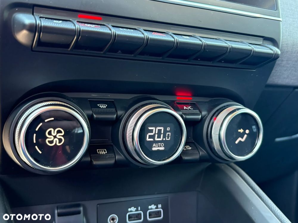 Mitsubishi Colt 1.0T Invite Style Cold - 16