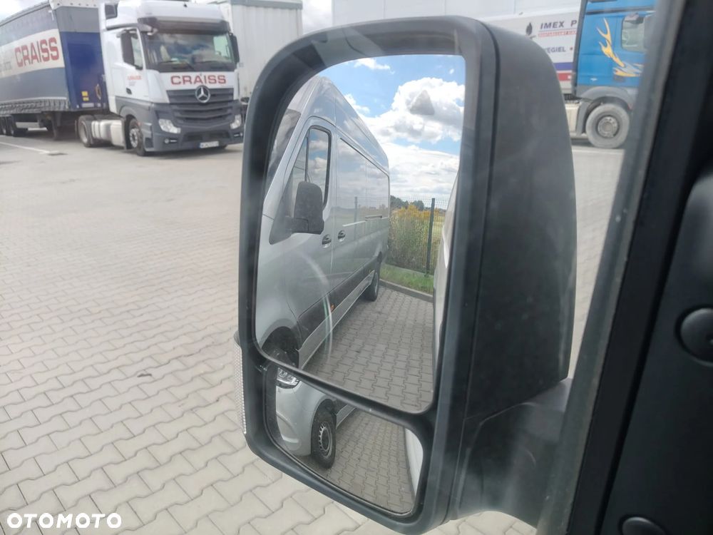 Mercedes-Benz Sprinter 317 - 17