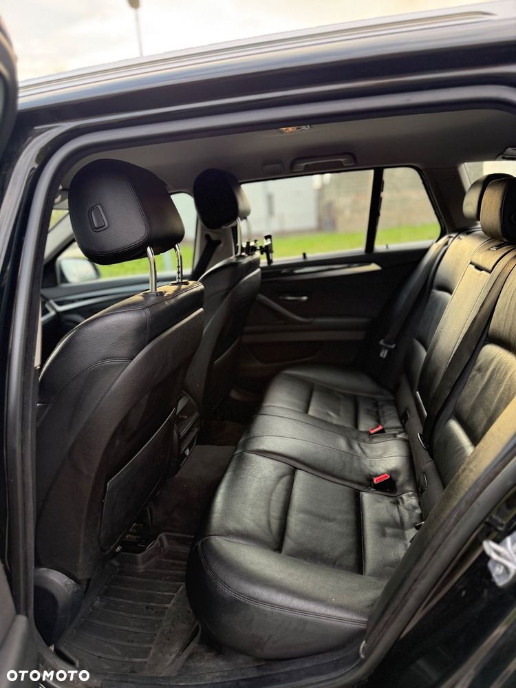 BMW Seria 5 520d xDrive - 14