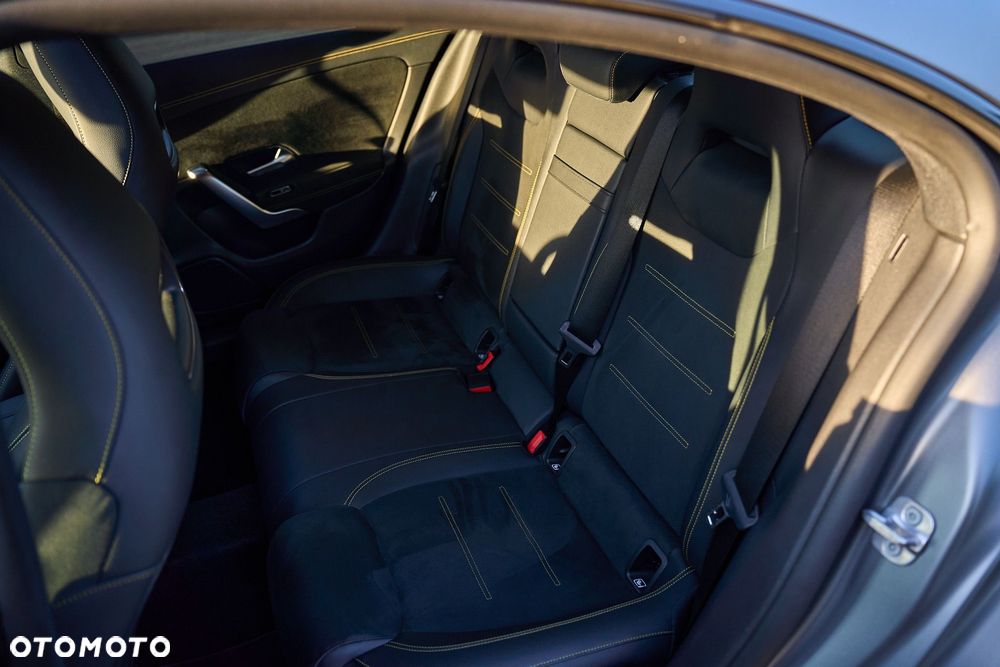 Mercedes-Benz CLA AMG 45 S 4-Matic 8G-DCT - 30