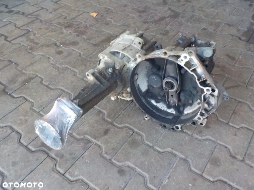 VW T4 90-95 1.9 TD 2.4D SKRZYNIA BIEGÓW AYE - 2