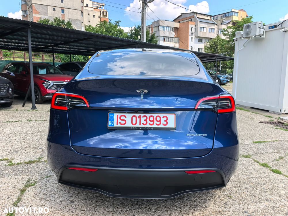 Tesla Model Y Long Range Dual Motor AWD - 3
